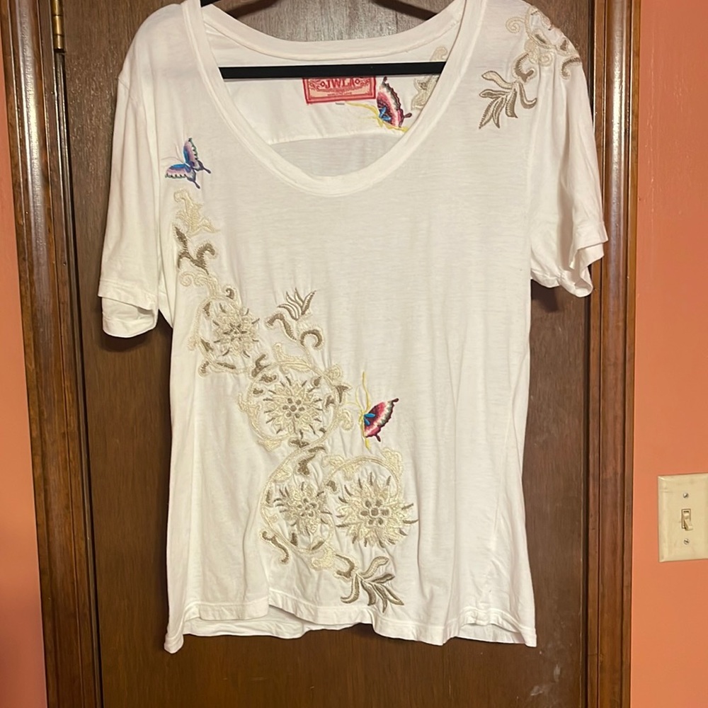 Johnny Was JWLA white embroidered T-shirt